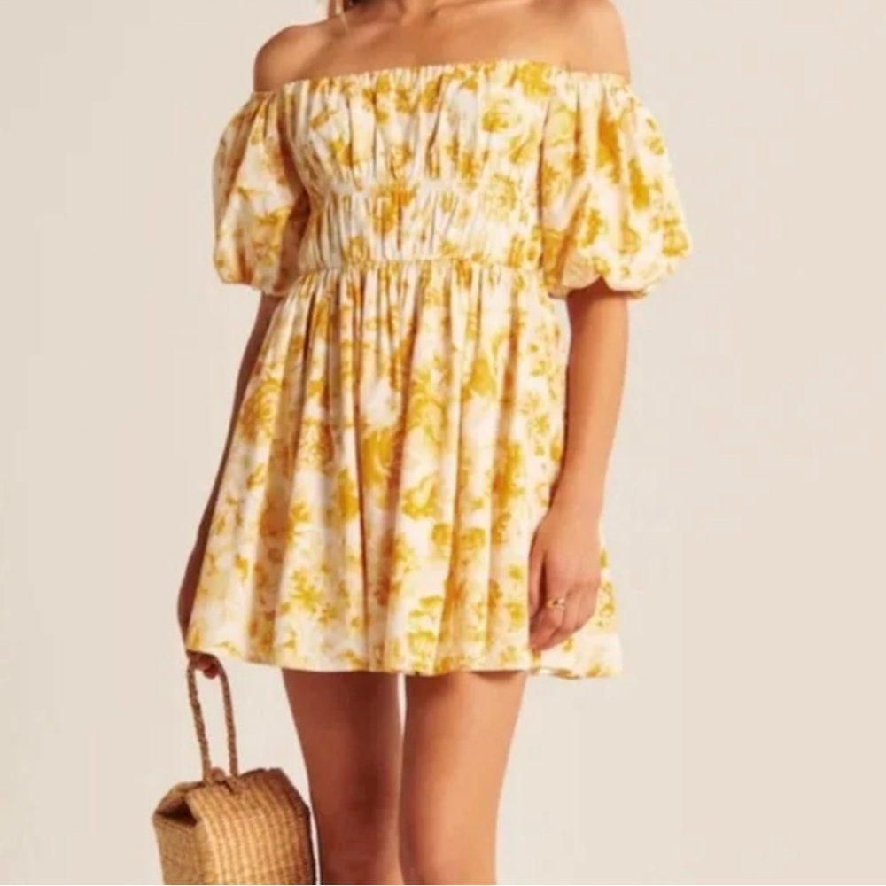 Off shoulder puff sleeve Abercrombie dress. NWT